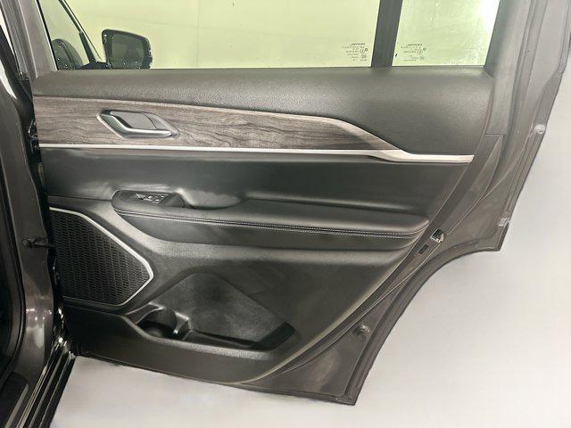 Photo of 2022 Baltic Gray Metallic Clearcoat Jeep Grand Cherokee L