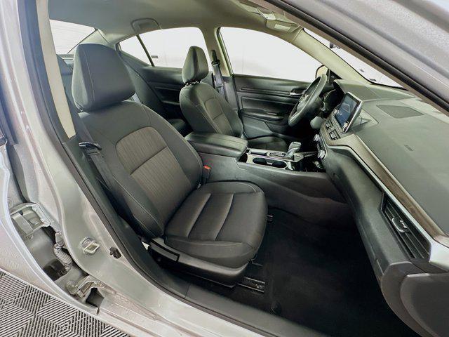 Photo of 2024 Brilliant Silver Metallic Nissan Altima