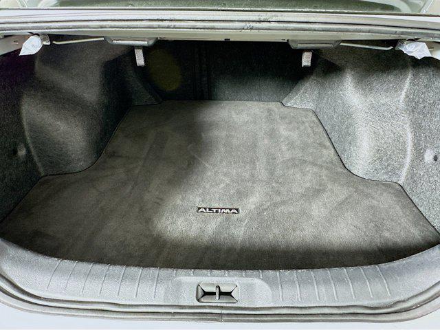 Photo of 2024 Brilliant Silver Metallic Nissan Altima
