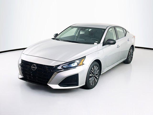 Photo of 2024 Brilliant Silver Metallic Nissan Altima