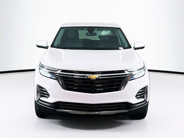 Photo of 2024 Summit White Chevrolet Equinox
