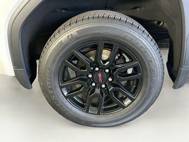 Photo of 2021 Summit White GMC Sierra 1500