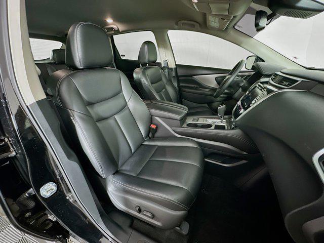 Photo of 2024 Super Black Nissan Murano