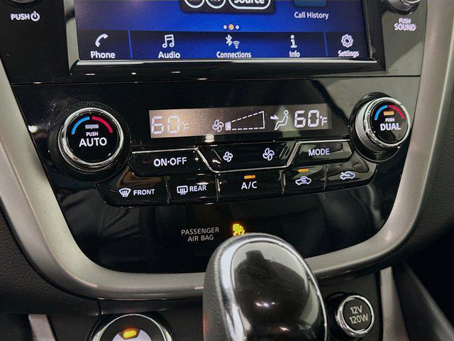 Photo of 2024 Super Black Nissan Murano