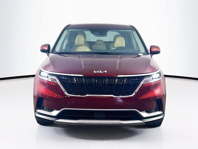 Photo of 2023 Flare Red Kia Carnival