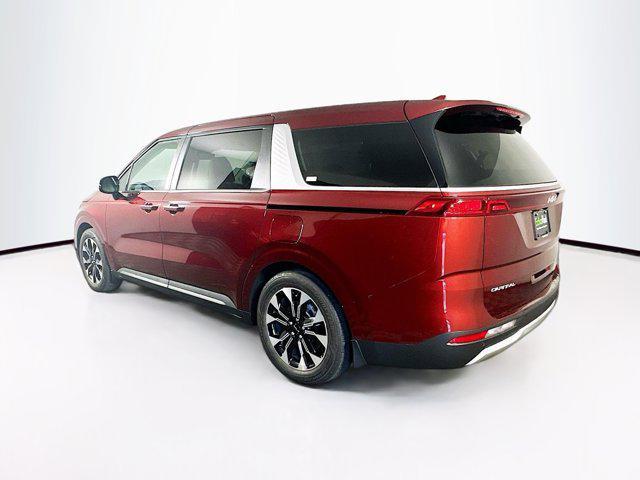 Photo of 2023 Flare Red Kia Carnival