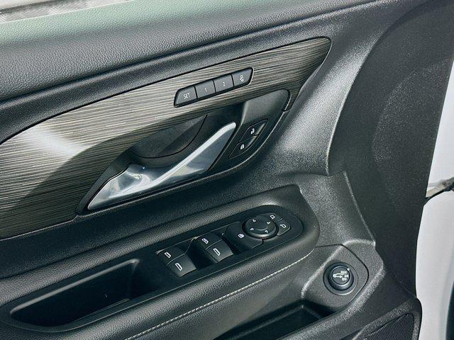Photo of 2023 Summit White GMC Terrain