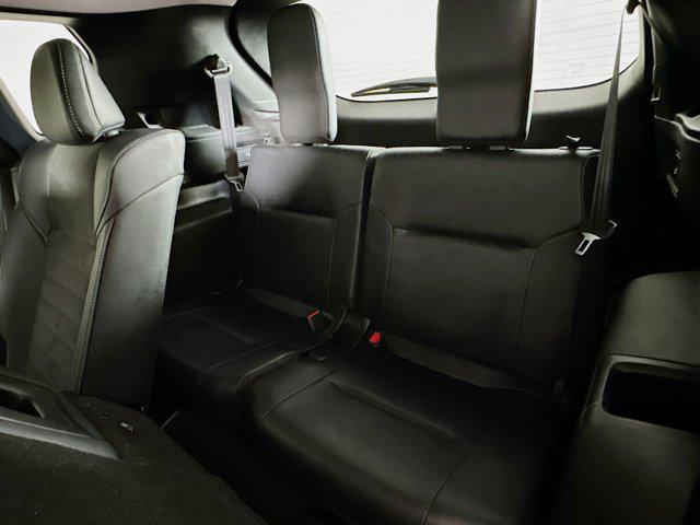Photo of 2024 Labrador Black Pearl Mitsubishi Outlander