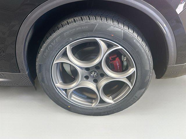 Photo of 2022 Vulcano Black Metallic Alfa Romeo Stelvio
