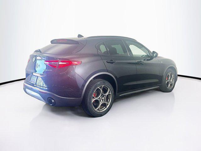 Photo of 2022 Vulcano Black Metallic Alfa Romeo Stelvio