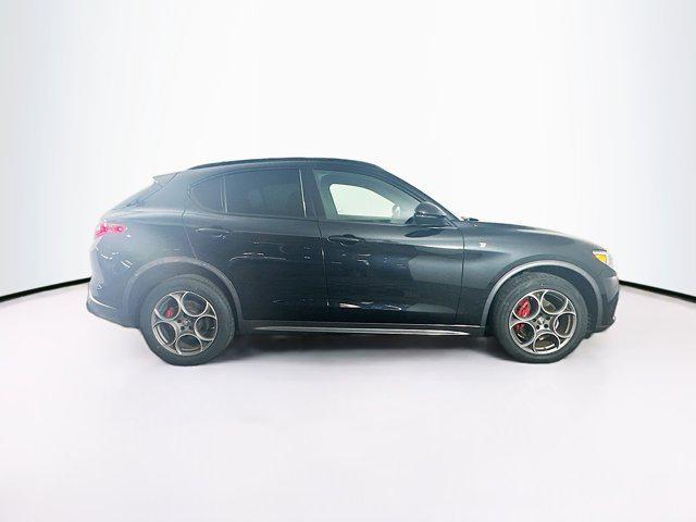 Photo of 2022 Vulcano Black Metallic Alfa Romeo Stelvio