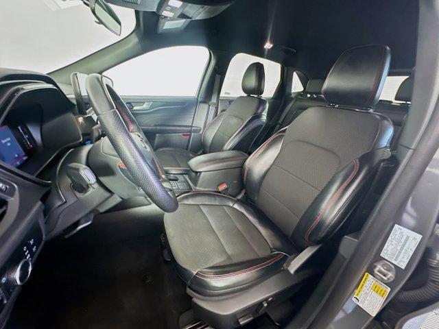 Photo of 2024 Carbonized Gray Metallic Ford Escape