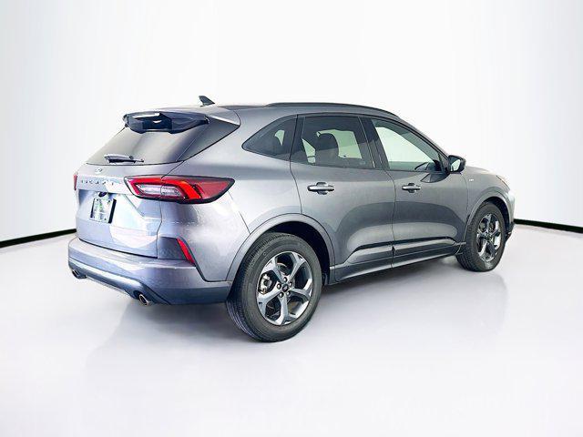 Photo of 2024 Carbonized Gray Metallic Ford Escape