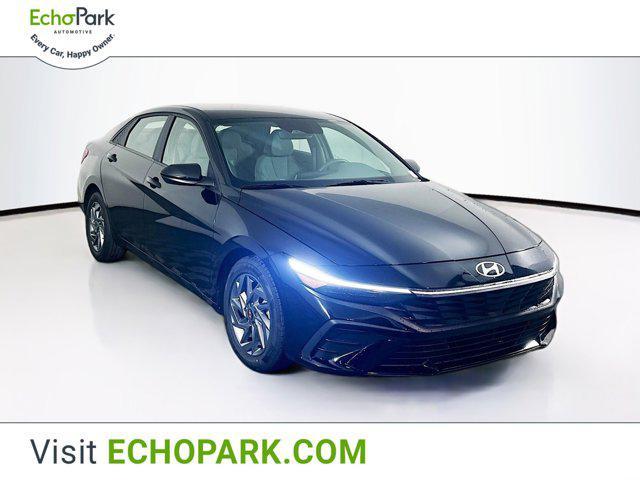Photo of 2024 Abyss Black Hyundai ELANTRA