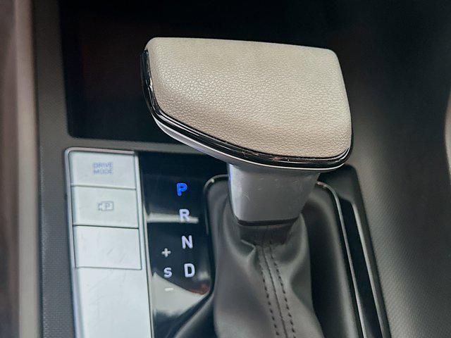 Photo of 2024 Abyss Black Hyundai ELANTRA