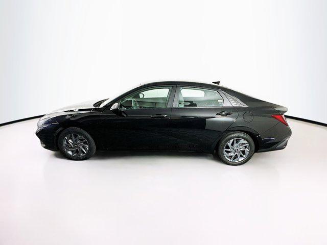 Photo of 2024 Abyss Black Hyundai ELANTRA
