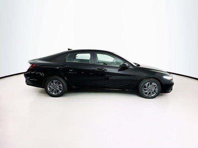 Photo of 2024 Abyss Black Hyundai ELANTRA