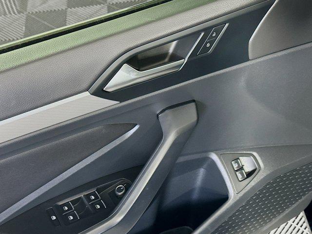 Photo of 2021 Black Uni Volkswagen Jetta