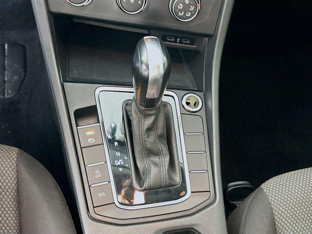 Photo of 2021 Black Uni Volkswagen Jetta