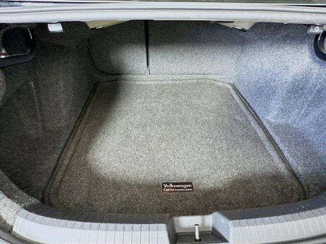 Photo of 2021 Black Uni Volkswagen Jetta