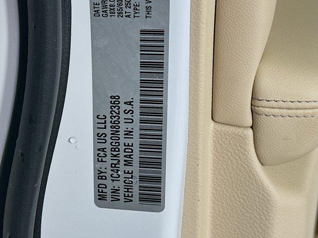 Photo of 2022 Bright White Clearcoat Jeep Grand Cherokee L