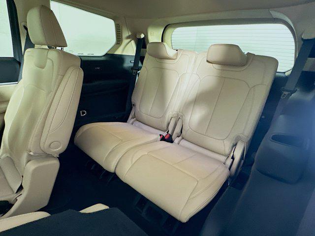 Photo of 2022 Bright White Clearcoat Jeep Grand Cherokee L