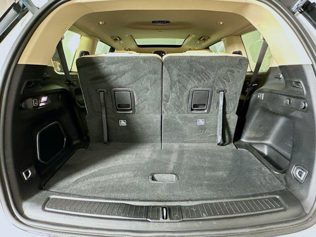 Photo of 2022 Bright White Clearcoat Jeep Grand Cherokee L