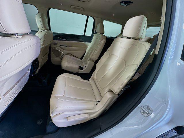 Photo of 2022 Bright White Clearcoat Jeep Grand Cherokee L