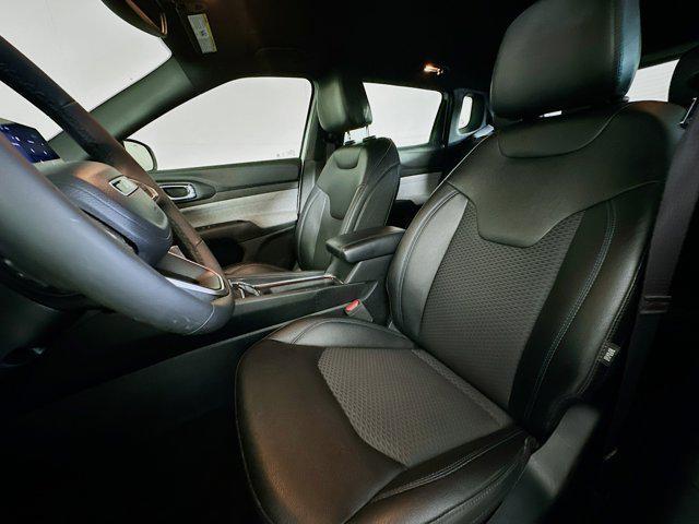 Photo of 2024 Bright White Clearcoat Jeep Compass