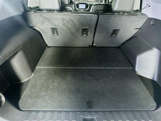Photo of 2023 Summit White GMC Terrain