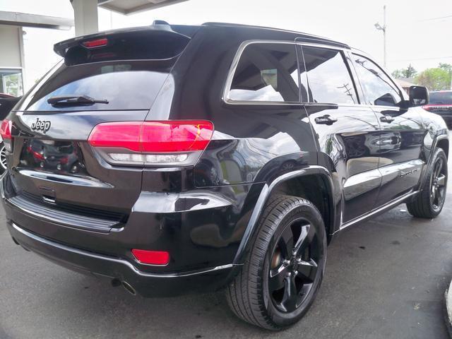 Photo of 2015 Brilliant Black Crystal Pearlcoat Jeep Grand Cherokee
