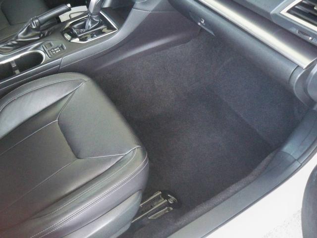 Photo of 2018 Crystal White Pearl Subaru Impreza