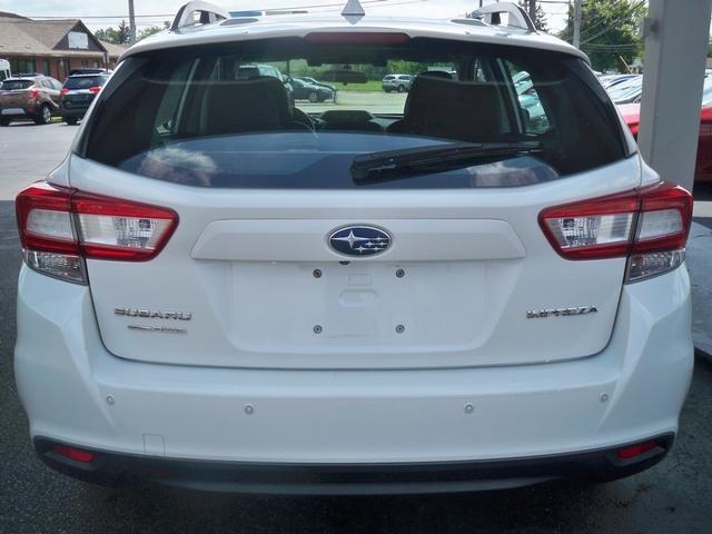 Photo of 2018 Crystal White Pearl Subaru Impreza