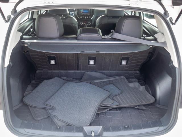 Photo of 2018 Crystal White Pearl Subaru Impreza