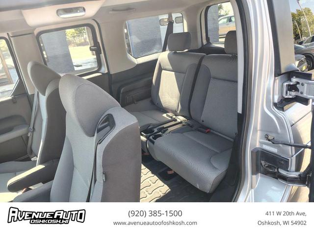 Photo of 2007 Silver Honda Element