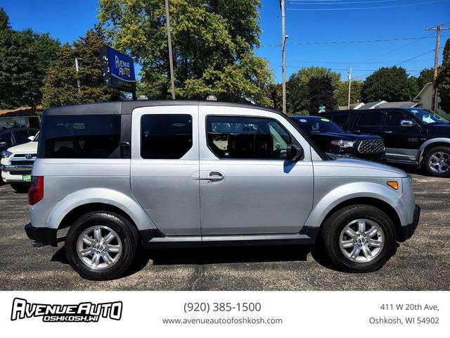 Photo of 2007 Silver Honda Element