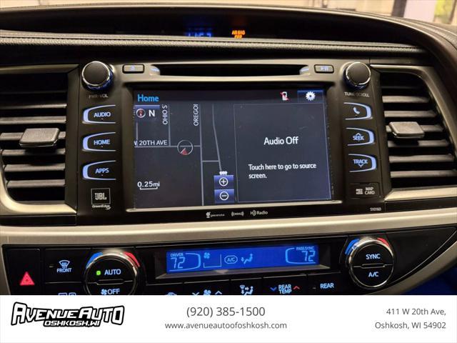 Photo of 2016 Burgundy Toyota Highlander