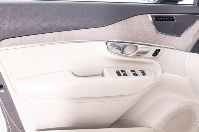 Photo of 2024 Platinum Grey Metallic Volvo XC90 Recharge Plug-In Hybrid
