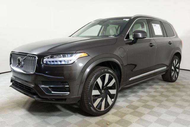 Photo of 2024 Platinum Grey Metallic Volvo XC90 Recharge Plug-In Hybrid