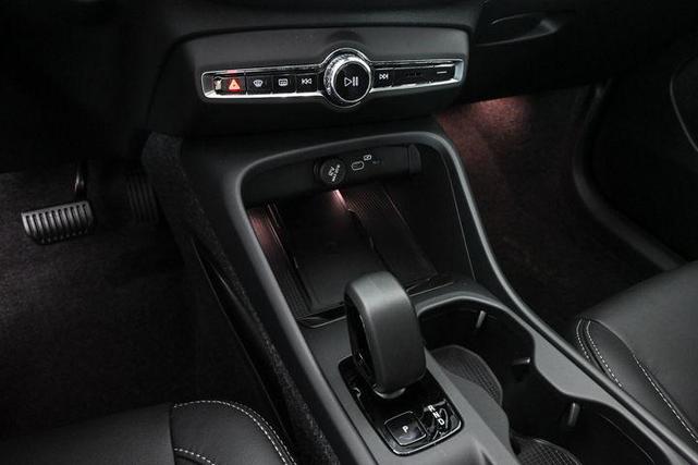 Photo of 2025 Onyx Black Volvo XC40