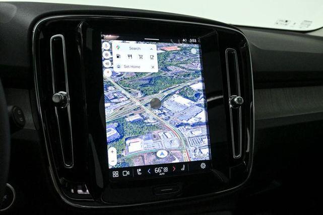 Photo of 2025 Onyx Black Volvo XC40