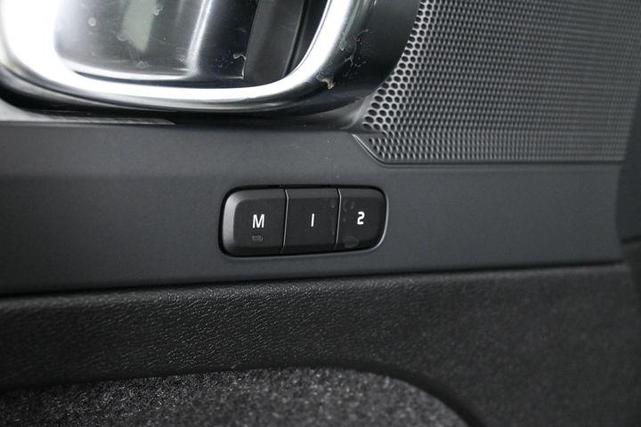 Photo of 2025 Onyx Black Volvo XC40