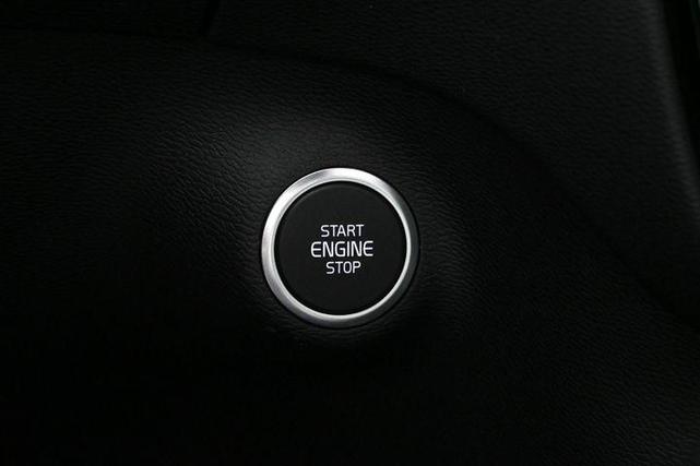Photo of 2025 Onyx Black Volvo XC40