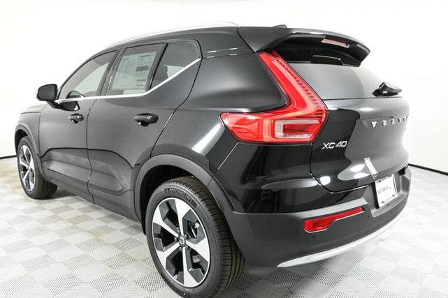 Photo of 2025 Onyx Black Volvo XC40