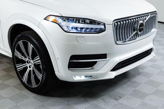 Photo of 2024 Crystal White Metallic Volvo XC90