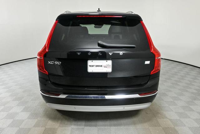 Photo of 2022 Onyx Black Metallic Volvo XC90 Recharge Plug-In Hybrid
