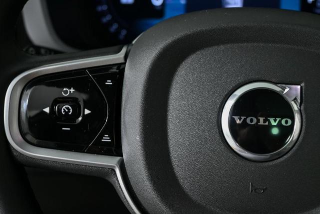 Photo of 2026 Vapour Grey Metallic Volvo XC60