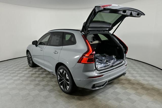 Photo of 2026 Vapour Grey Metallic Volvo XC60