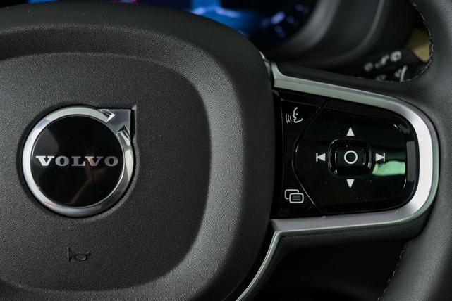 Photo of 2026 Vapour Grey Metallic Volvo XC60