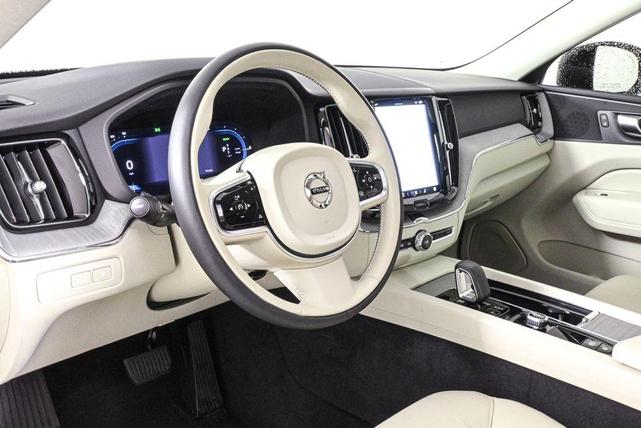 Photo of 2025 Onyx Black Volvo XC60 Plug-In Hybrid